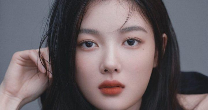 คิมยูจอง (Kim Yoo Jung) น่าทึ่งในรูปโปรไฟล์จากเอเจนซี่ใหม่