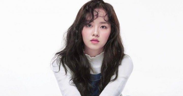 คิมโซฮยอน(Kim So Hyun) เข้าร่วมกับต้นสังกัดของจอนจีฮยอน(Jun Ji Hyun) และซอจีฮเย(Seo Ji Hye)