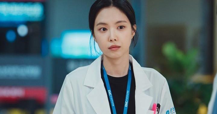 ซนนาอึน(Son Naeun) วง Apink เผยคีย์เวิร์ดเพื่ออธิบายตัวละครของเธอใน “Ghost Doctor” ที่สอดคล้องกับบทบาทของเธอ และอีกมากมาย