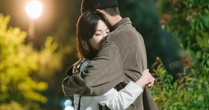 ซงฮเยคโย(Song Hye Kyo) และจางกียง(Jang Ki Yong) โอบกอดกันใน “Now We Are Breaking Up”