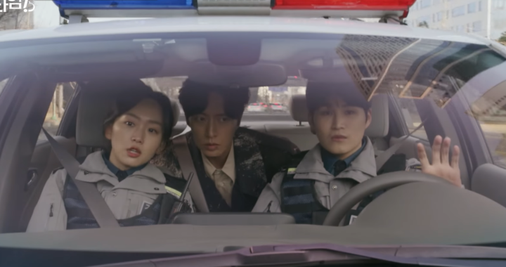 พัคแฮจิน(Park Hae Jin) ถูกจับโดยจินกีจู(Jin Ki Joo) และพัคฮีแจ(Kim Hee Jae) ในทีเซอร์ “From Now, Showtime!”