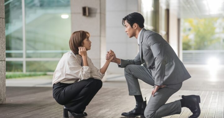 โรอุน(Rowoon) คุกเข่าลงเพื่อพบกับโจโบอา(Jo Bo Ah) ในละครโรแมนติกแฟนตาซีเรื่องใหม่ “Destined With You”