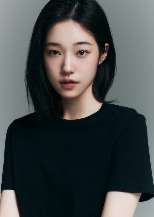 โนยุนซอ(Roh Yoon Seo)