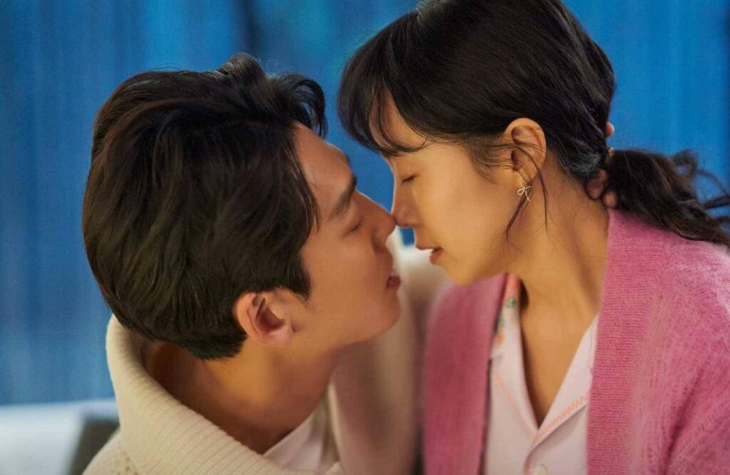 “Crash Course In Romance” ยังคงครองตำแหน่งละครและนักแสดงเกาหลีที่ได้รับความนิยมมากที่สุดติดต่อกันเป็นสัปดาห์ที่ 5